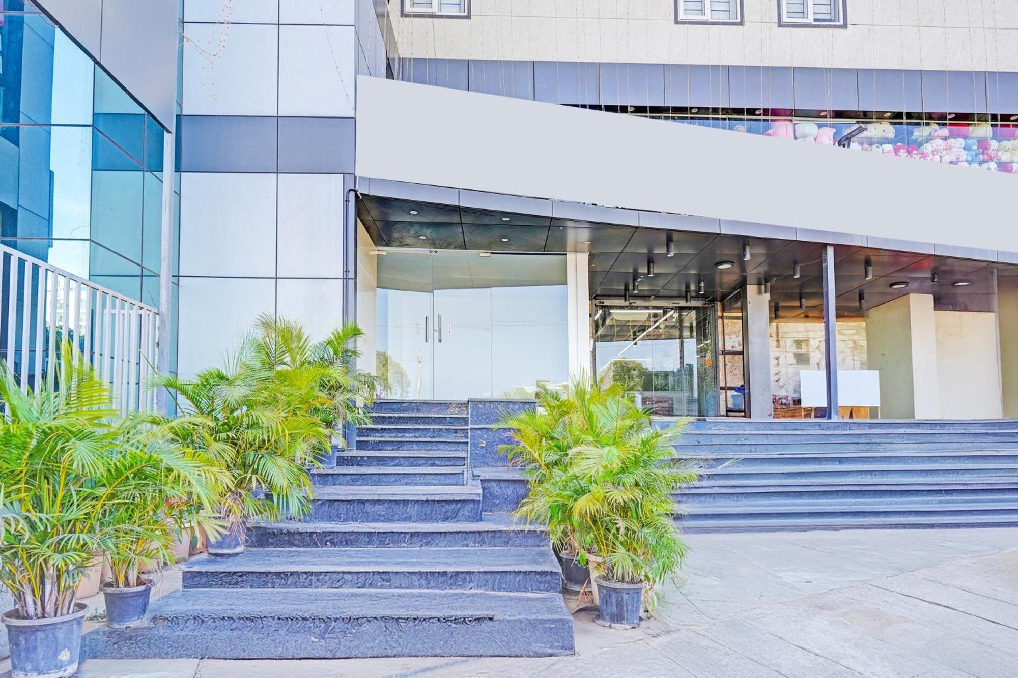 Super Townhouse Oak Electronic City Formerly Hotel Trubell Kammasandra Exterior foto